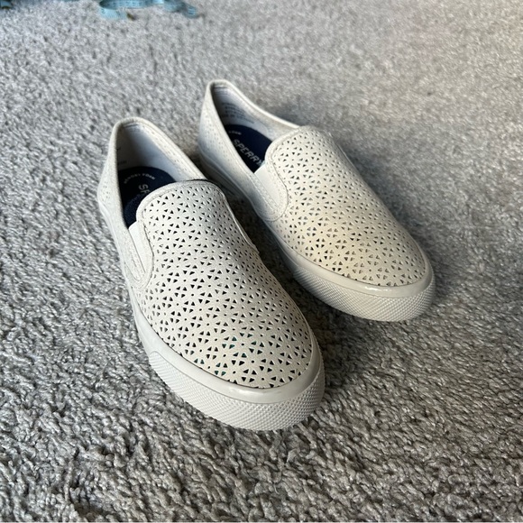 Sperry Perforated Slip On Shoes Size 9 - Picture 3 of 6